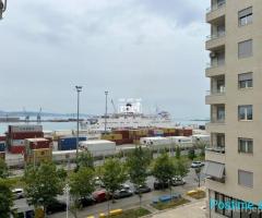 JEPET ME QIRA DITORE 1+1 TEK RRUGA E RE E PORTIt