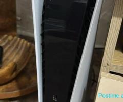 Ps5 si i ri ne kuti me nje leve