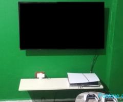 Shitet! PS5 SLIM 2 LEVA+TELEVIZOR 43