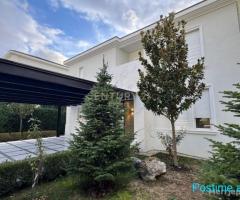 VILE ME PISHINE PER SHITJE NE ROLLING HILLS RESIDENCE !!!