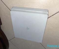 Ps4 ne shitje me nje leve origjinale