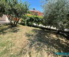 ????Shitet shtepi private 3 kateshe ne Kamez , Laknas