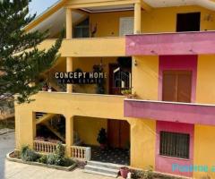 Shitet Vile 3 Kateshe Ish Stacionit trenit/ 450'000 euro