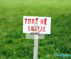 TOKE PER SHITJE PRANE RRUGES SE UNAZES, DURRËS