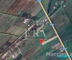 Shitet toke, Durres.