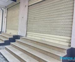 Ambjent pune me qera te Stadiumi, Durres