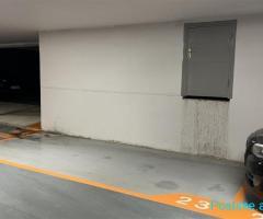 SHITET POST PARKIMI NE RRUGEN E KAVAJES PRANE XHAMISE!