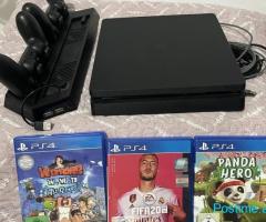 PS4 Slim 1 terabyte me leva origjinale