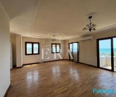 Apartamenti 2+1 me pamje nga deti